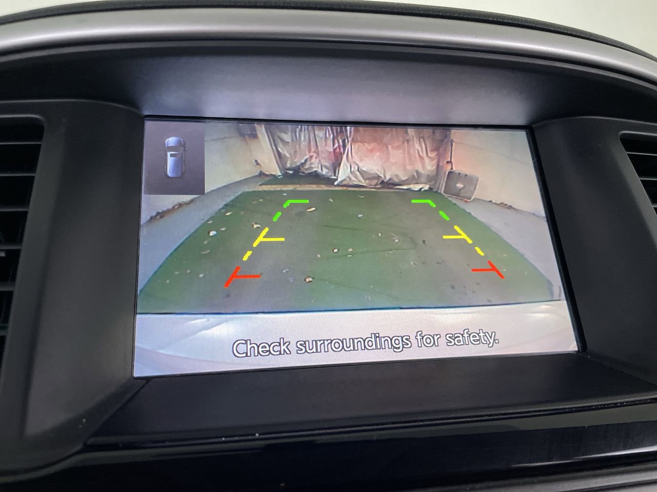 Used 2019 Nissan Pathfinder SV image 16