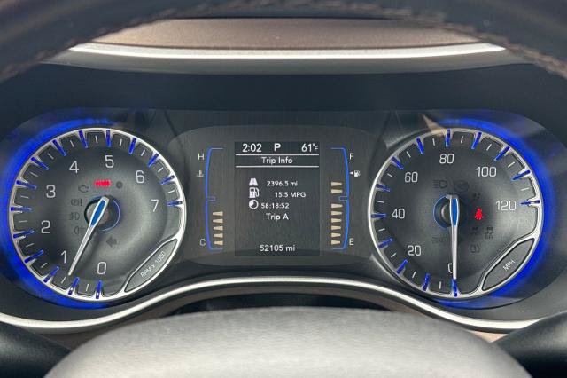 Used 2018 Chrysler Pacifica Touring-L FWD image 23