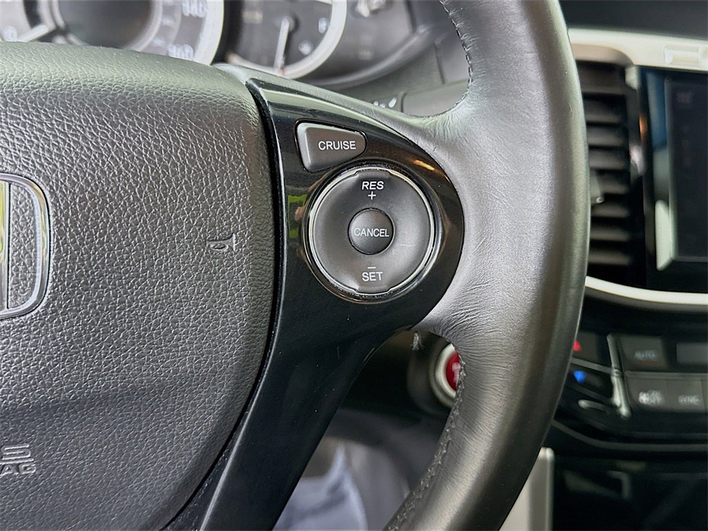 Used 2017 Honda Accord EX-L image 22