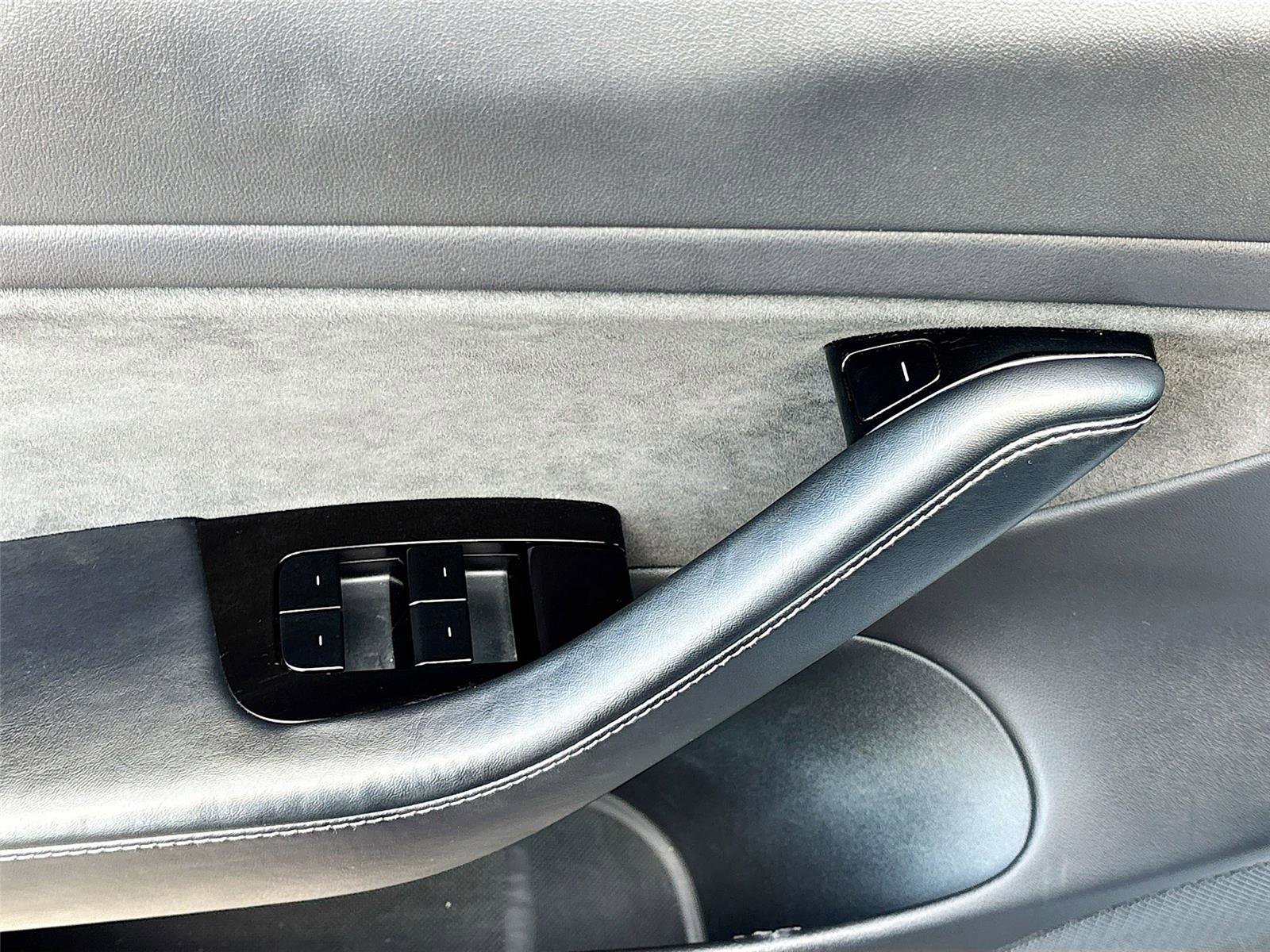 Used 2018 Tesla Model 3 Long Range RWD image 18
