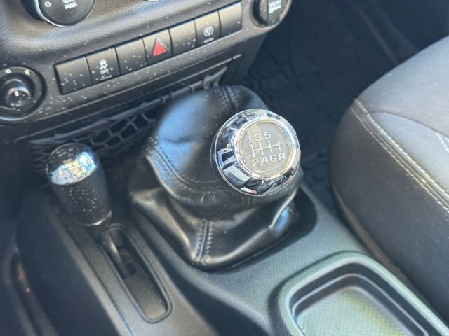 Used 2017 Jeep Wrangler Unlimited Sahara w/ Connectivity Group image 24