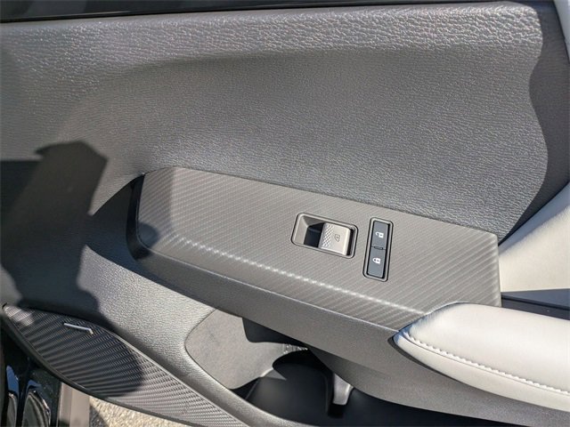 New 2025 Mitsubishi Outlander SE image 34