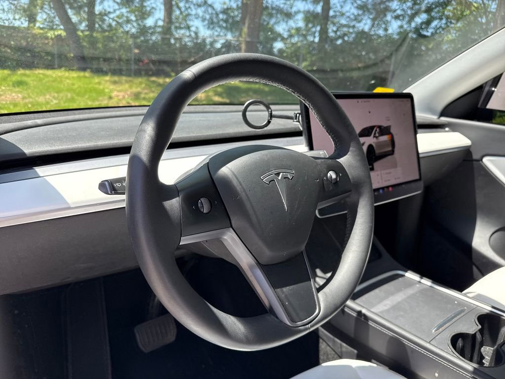 Used 2022 Tesla Model Y Long Range AWD/4WD image 13