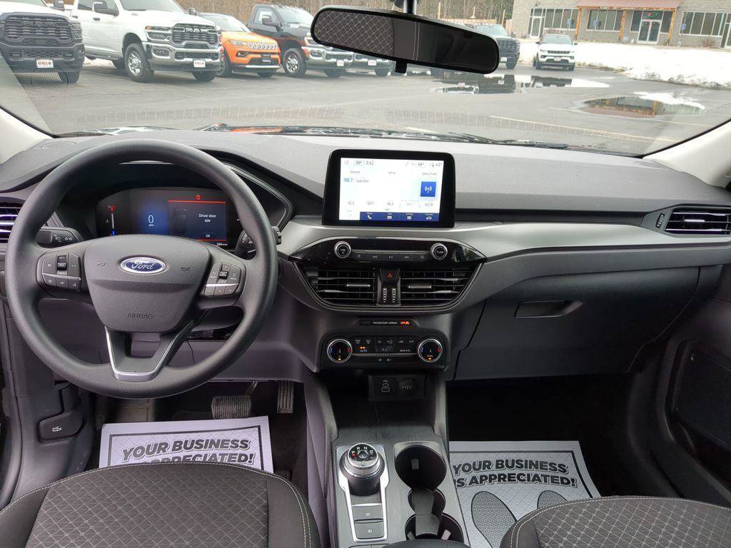 Used 2025 Ford Escape Active AWD/4WD image 12