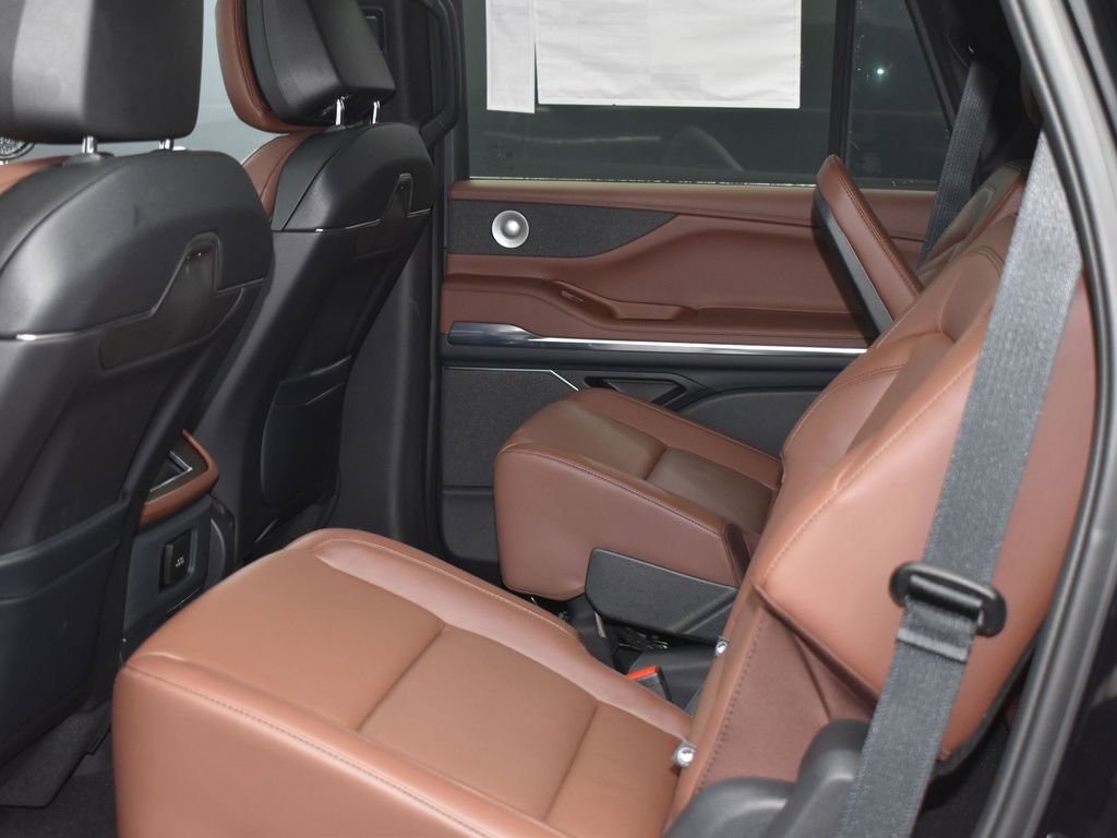 New 2025 Lincoln Navigator Reserve image 11