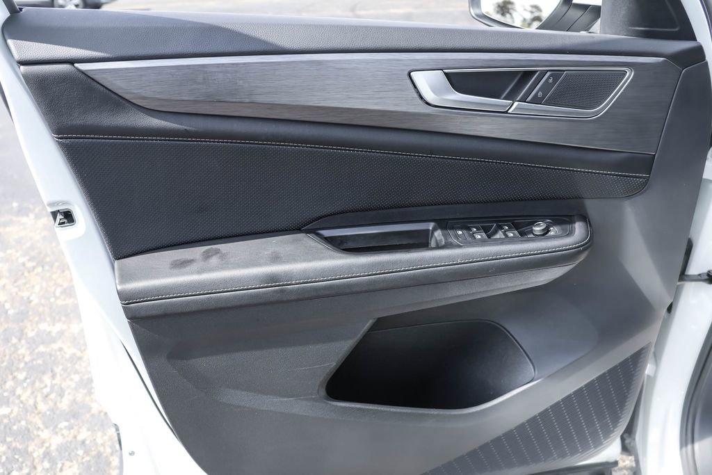 Certified 2025 Volkswagen Atlas Cross Sport SE image 25