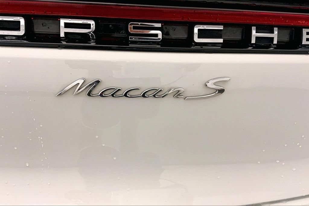 Used 2025 Porsche Macan S AWD/4WD image 30