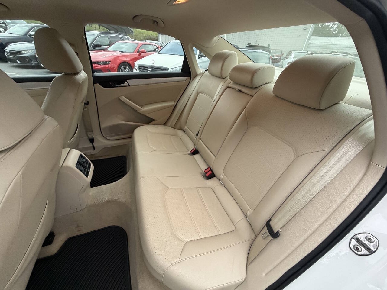 Used 2013 Volkswagen Passat 2.5 SE FWD image 12