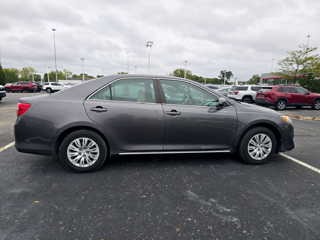Used 2014 Toyota Camry LE FWD image 8