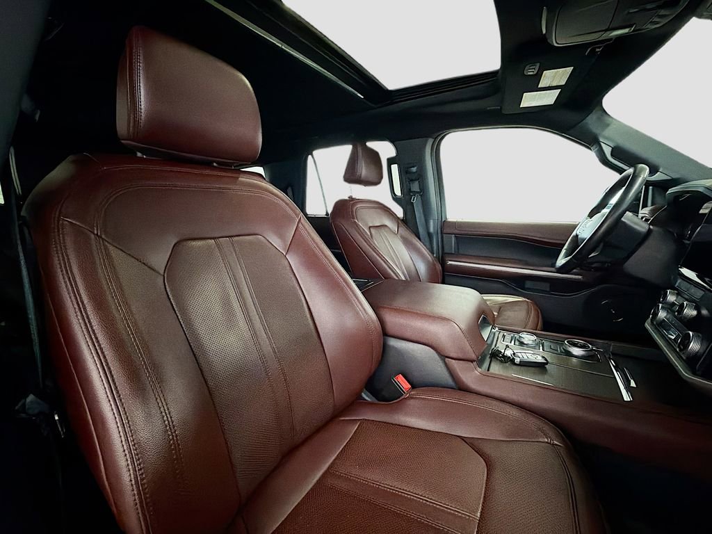 Used 2024 Ford Expedition Limited image 30