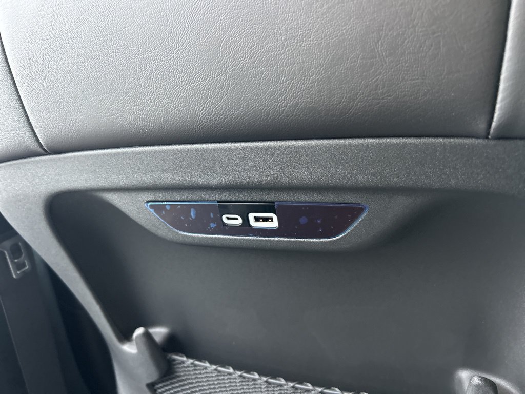 New 2026 Chrysler Pacifica Select w/ S Appearance Package AWD/4WD image 9