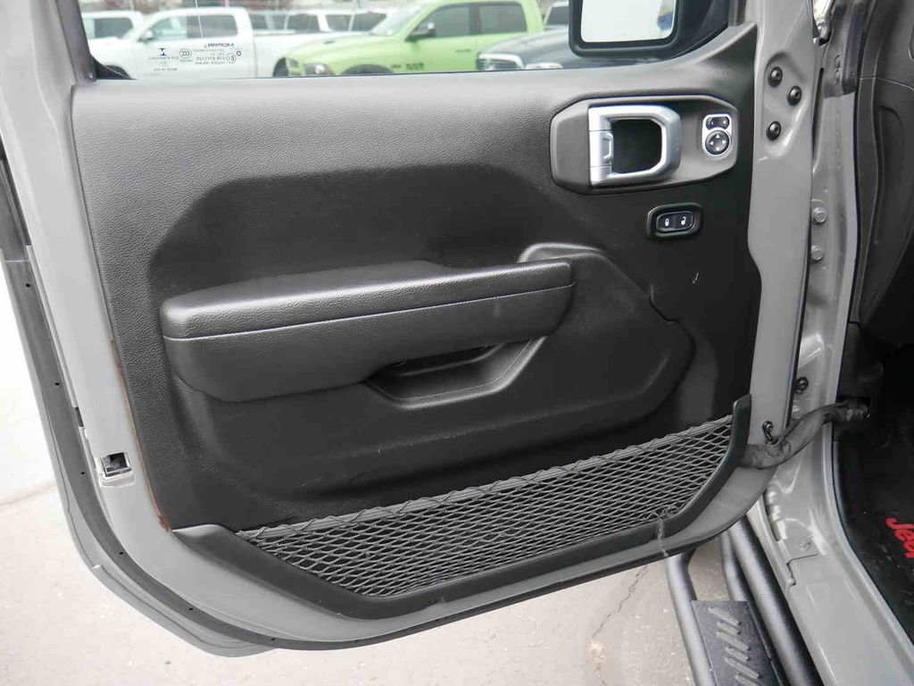 Certified 2022 Jeep Gladiator Rubicon w/ Trailer Tow Package image 28