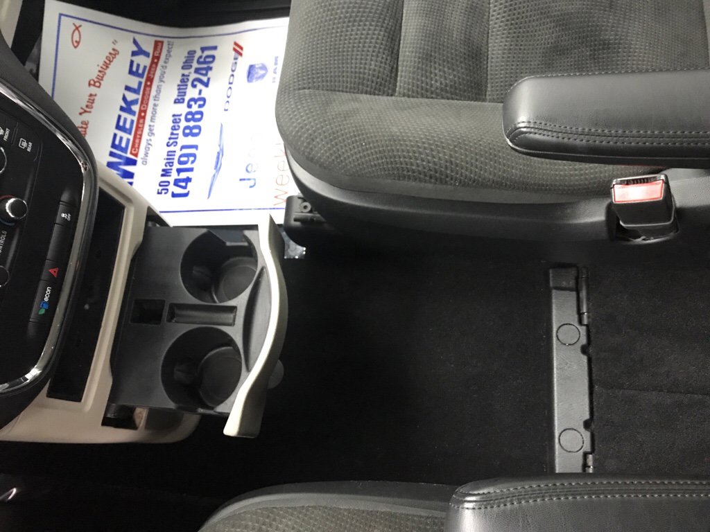 Used 2018 Dodge Grand Caravan SE image 11