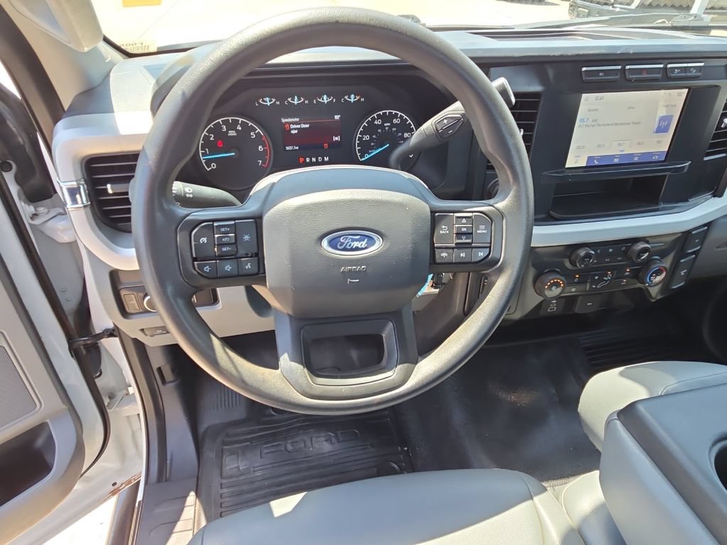 Used 2023 Ford F250 XL w/ 360-Degree Camera Package AWD/4WD image 11