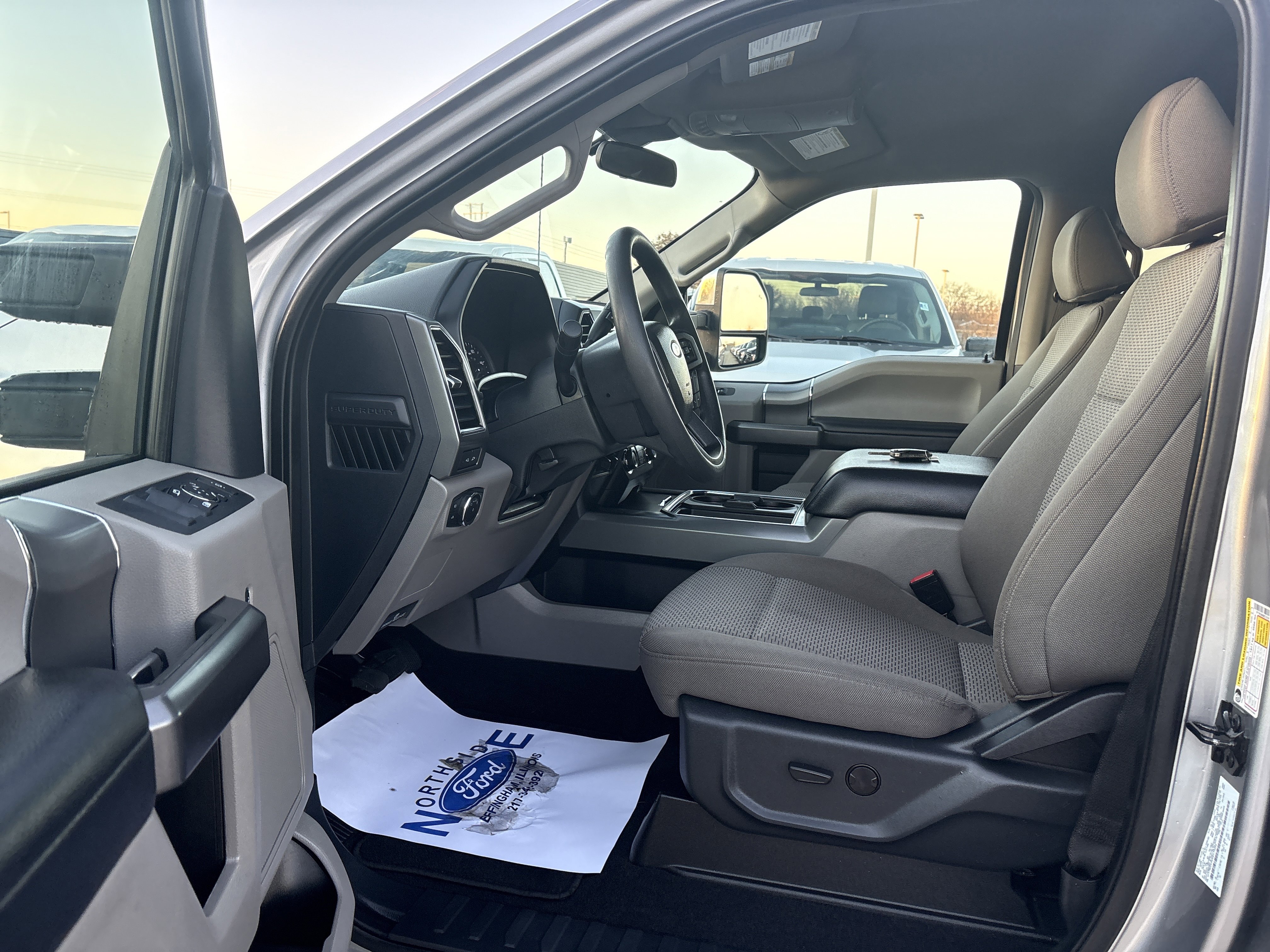 Used 2022 Ford F250 XLT w/ XLT Premium Package image 9