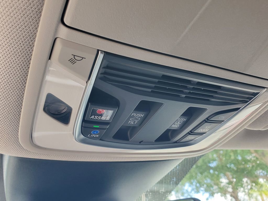 Certified 2024 Acura MDX FWD w/ Technology Package image 36