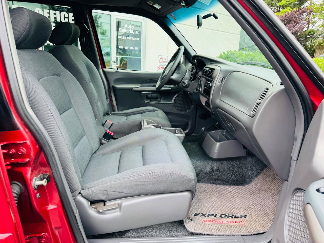 Used 2001 Ford Explorer Sport Trac 4x4 image 17
