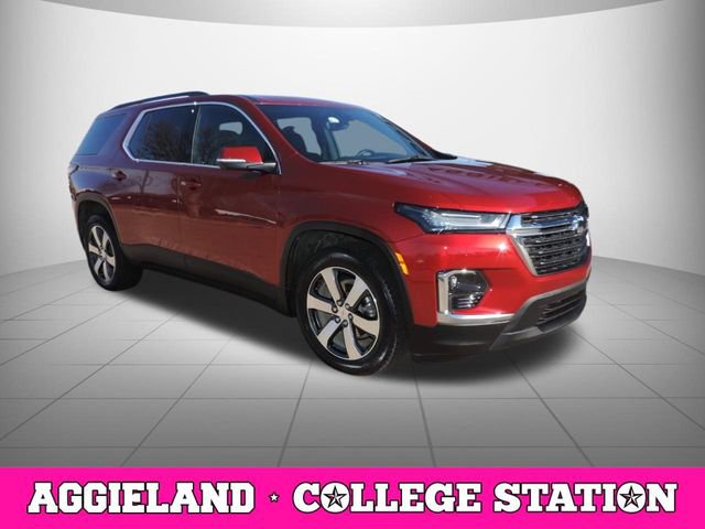 Used 2023 Chevrolet Traverse LT w/ LT Premium Package image 3