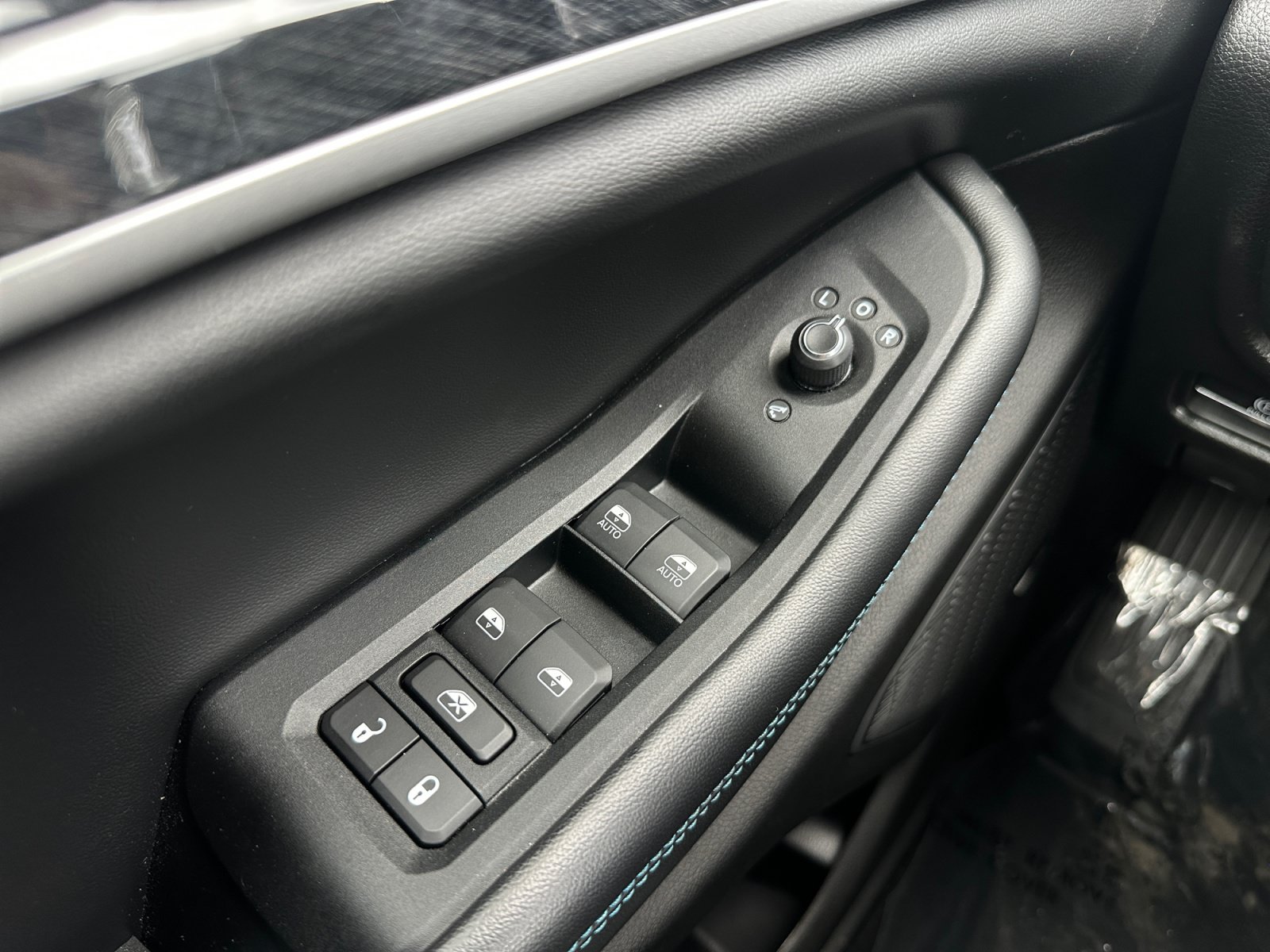 Used 2022 Jeep Grand Cherokee Trailhawk w/ Advanced Protech Group II AWD/4WD image 23