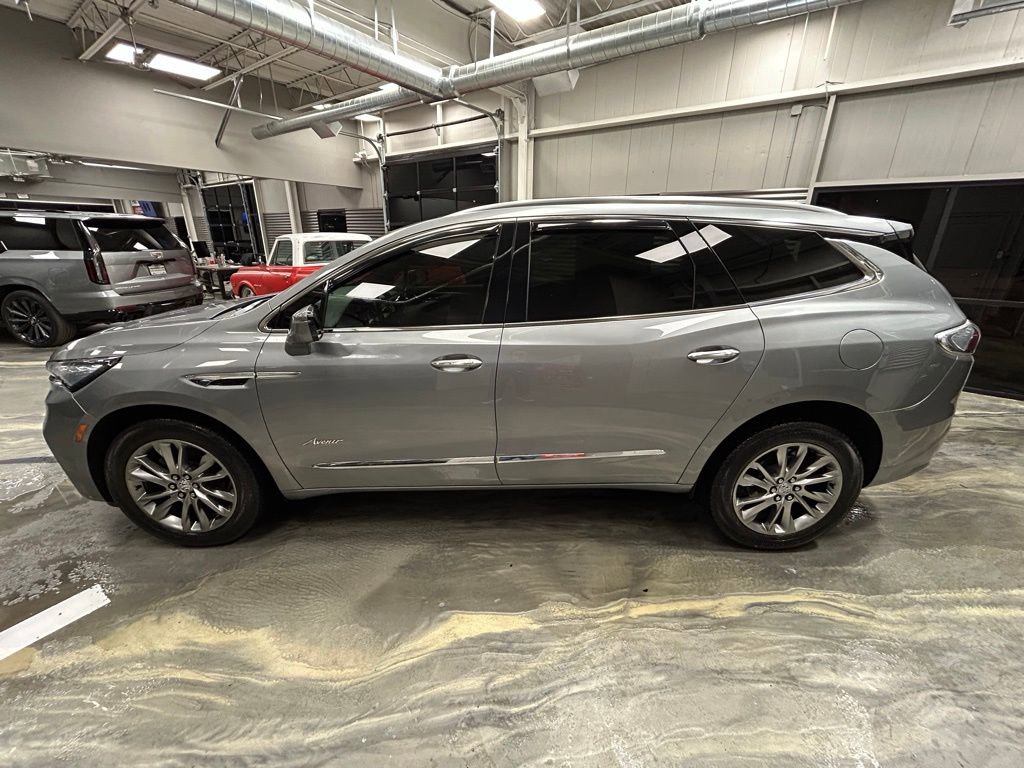 Used 2023 Buick Enclave Avenir w/ Avenir Technology Package image 39