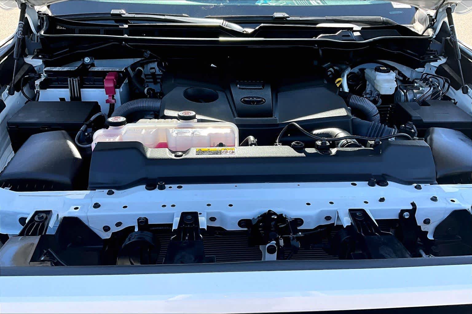 Used 2023 Toyota Tundra SR5 w/ SR5 Convenience Package AWD/4WD image 31