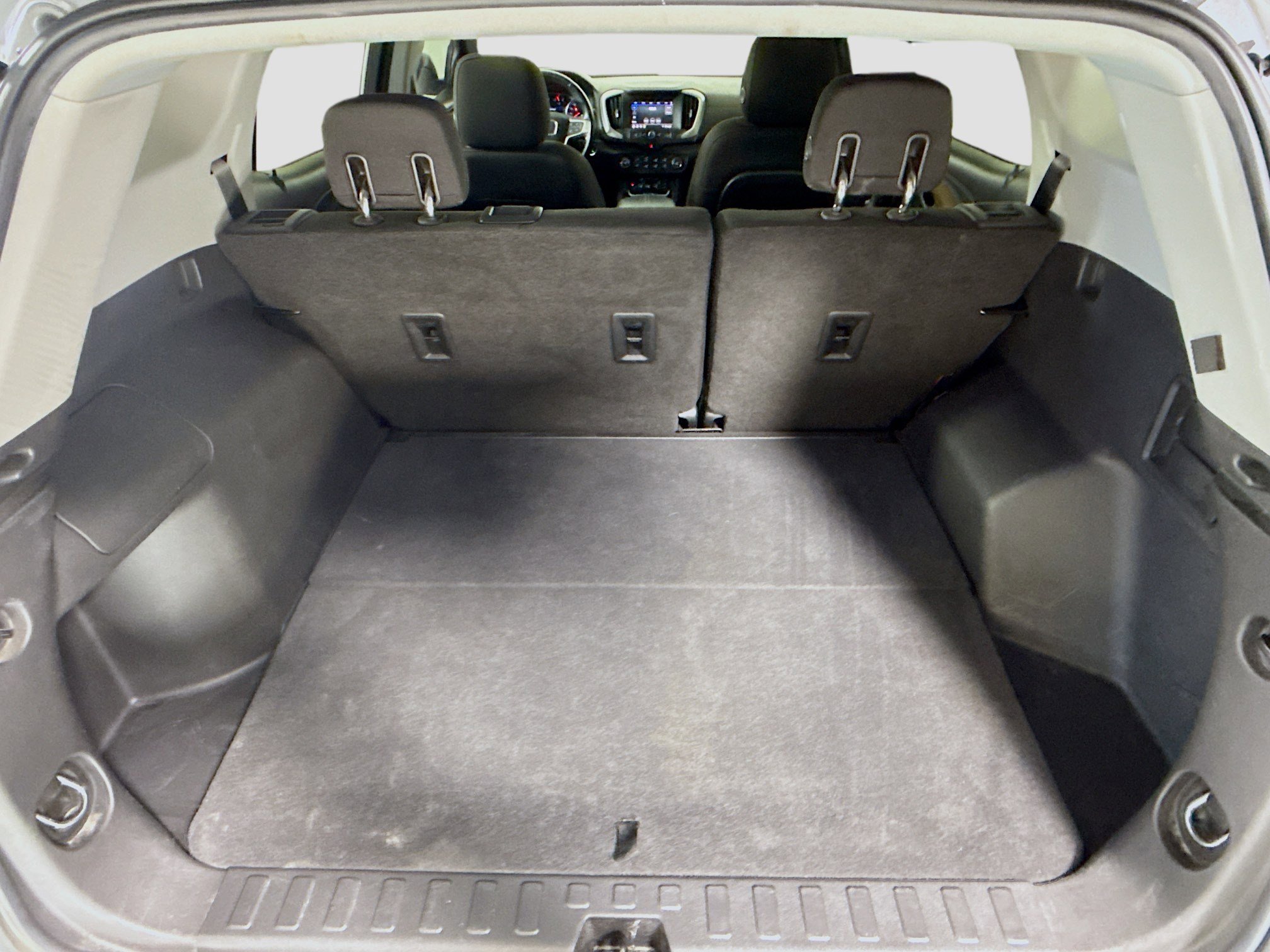 Used 2020 GMC Terrain SLE image 35