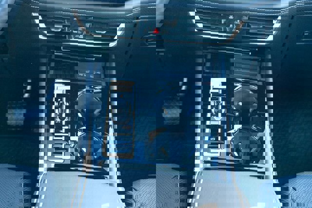 New 2026 Volkswagen Atlas Cross Sport SE image 32