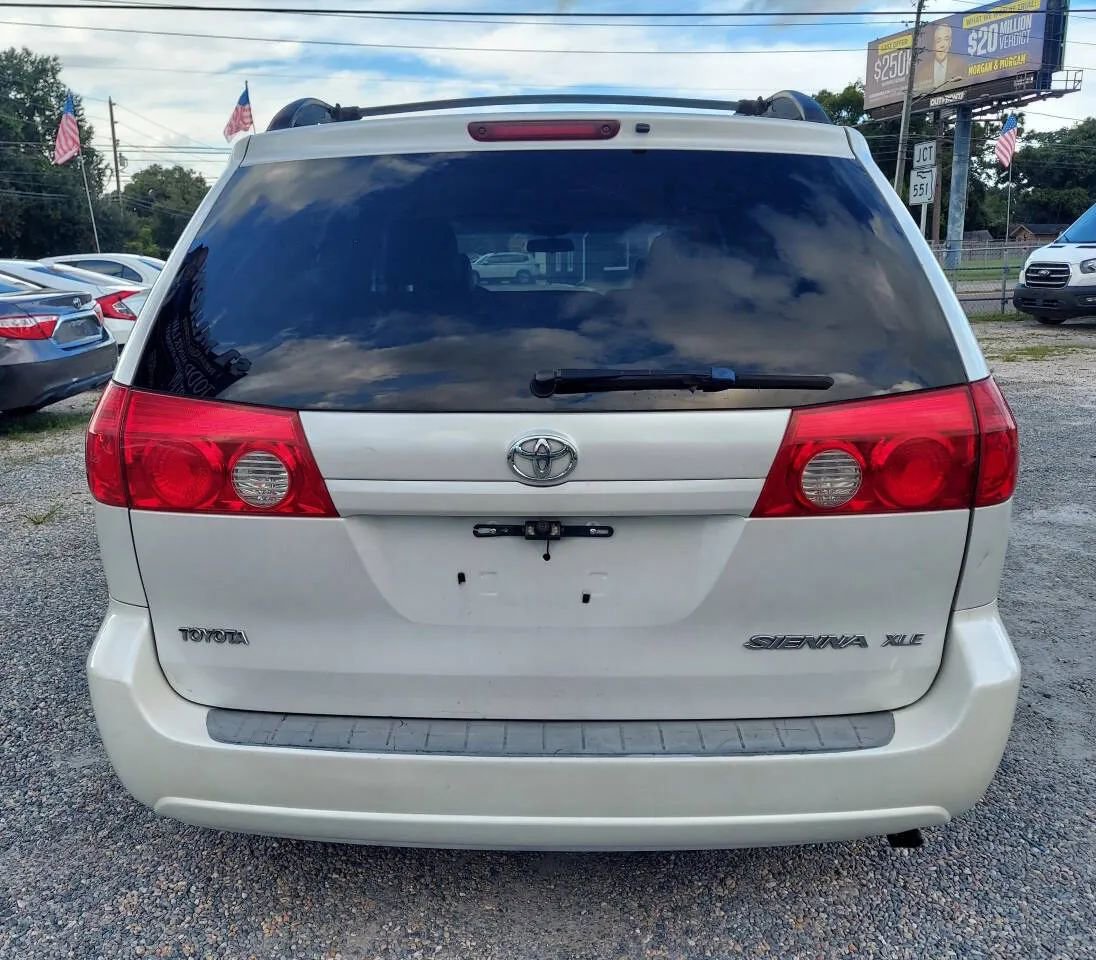 Used 2006 Toyota Sienna XLE Limited FWD image 7