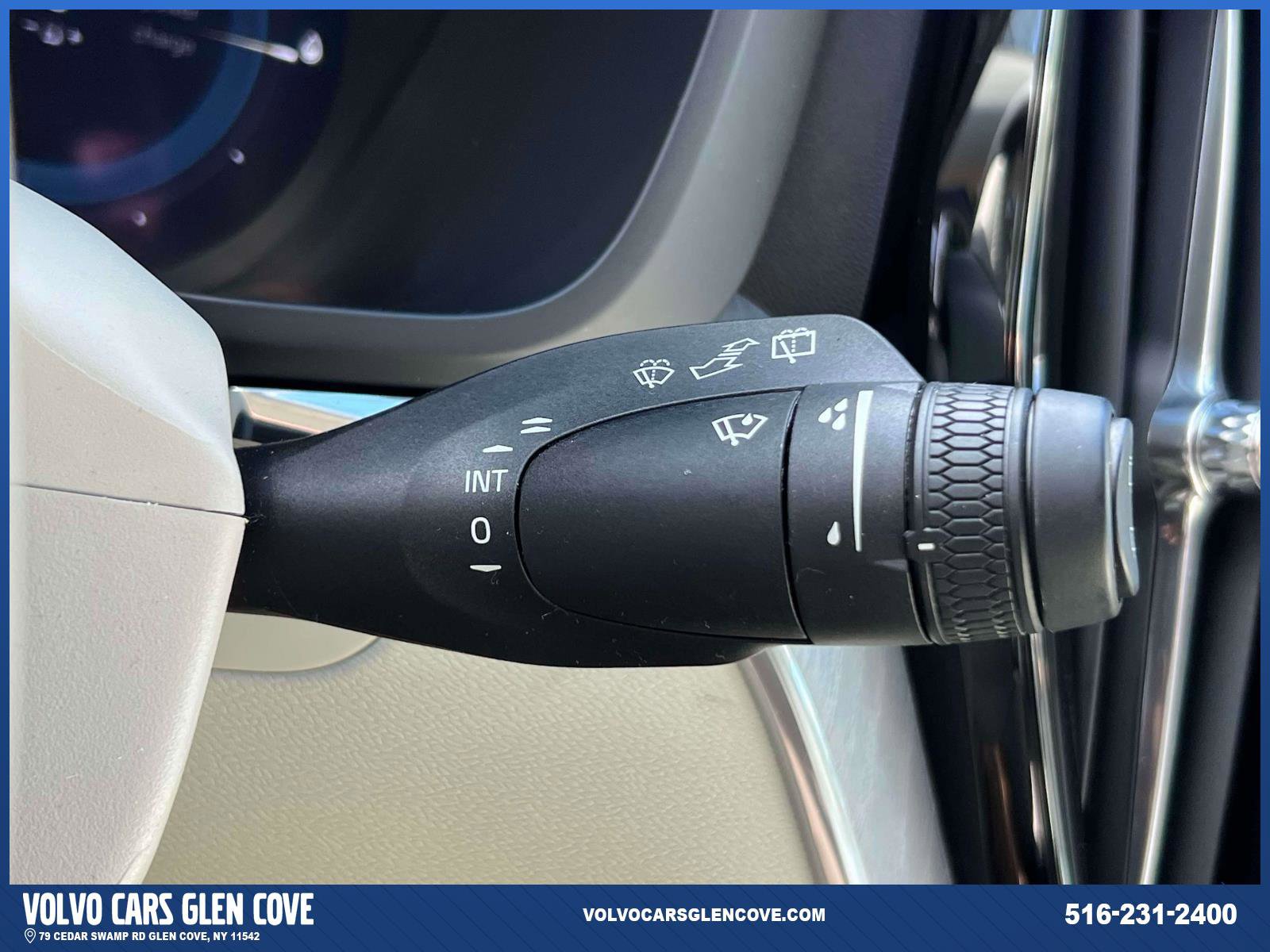 Certified 2025 Volvo XC60 T8 Plus AWD/4WD image 24