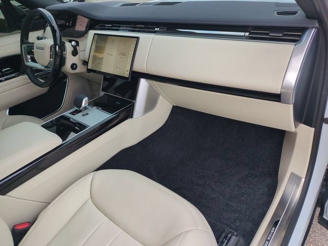 Used 2026 Land Rover Range Rover Long Wheelbase SE AWD/4WD image 19