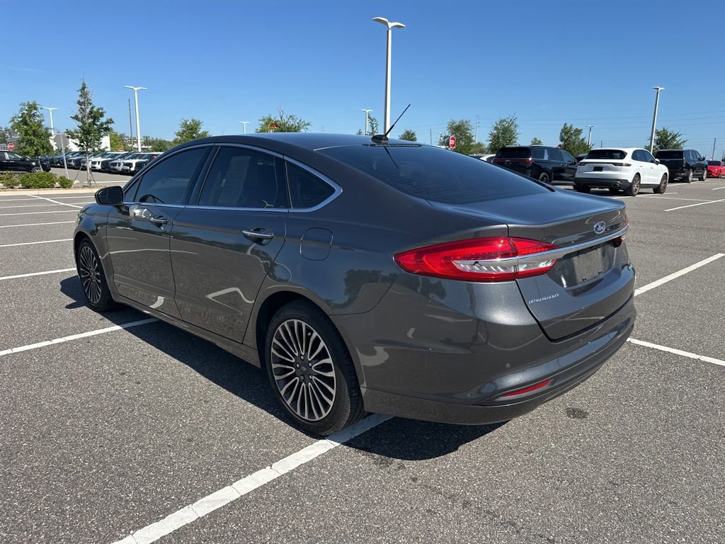 Used 2018 Ford Fusion SE w/ Fusion SE Technology Package FWD image 9