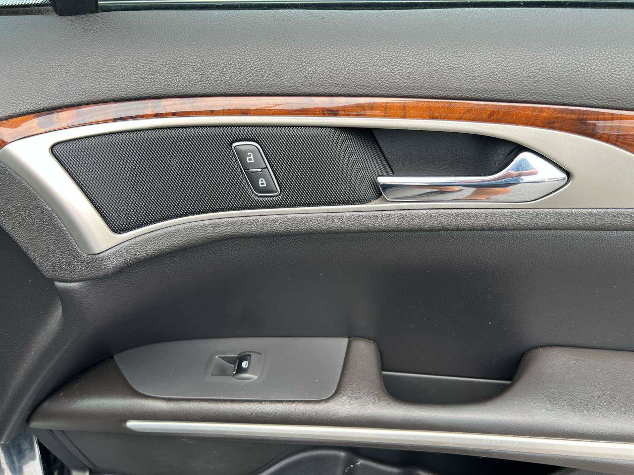 Used 2013 Lincoln MKZ FWD image 14