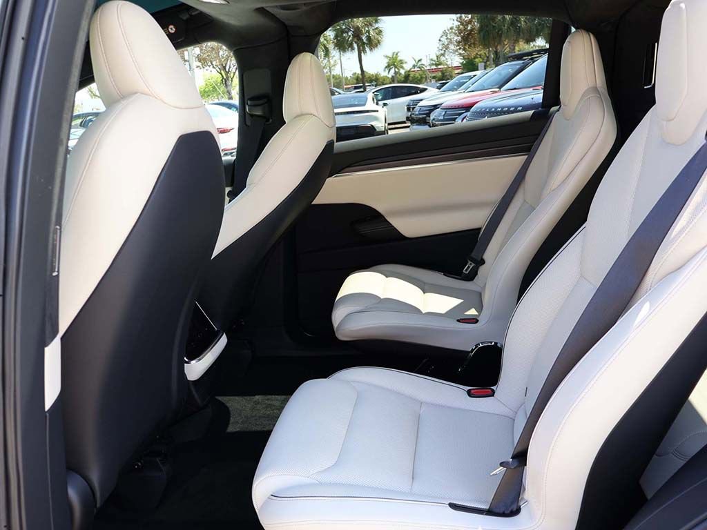 Used 2022 Tesla Model X Plaid image 37