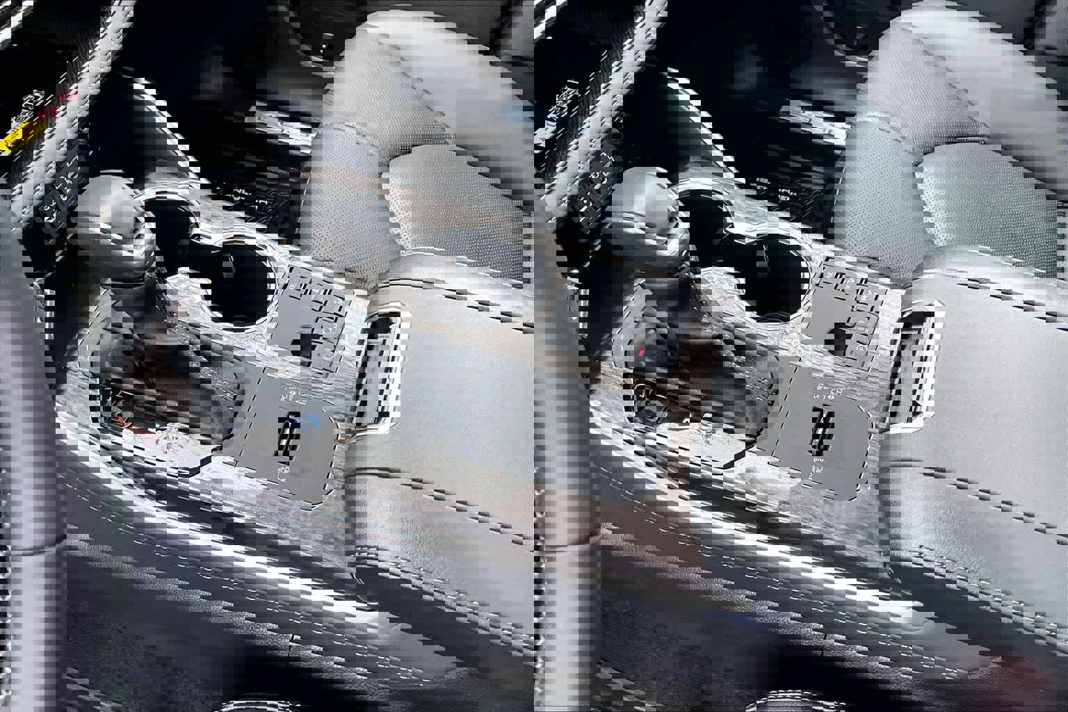 Used 2025 Toyota Highlander Platinum image 16