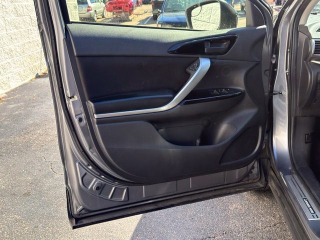 Used 2020 Mitsubishi Eclipse Cross LE FWD image 16
