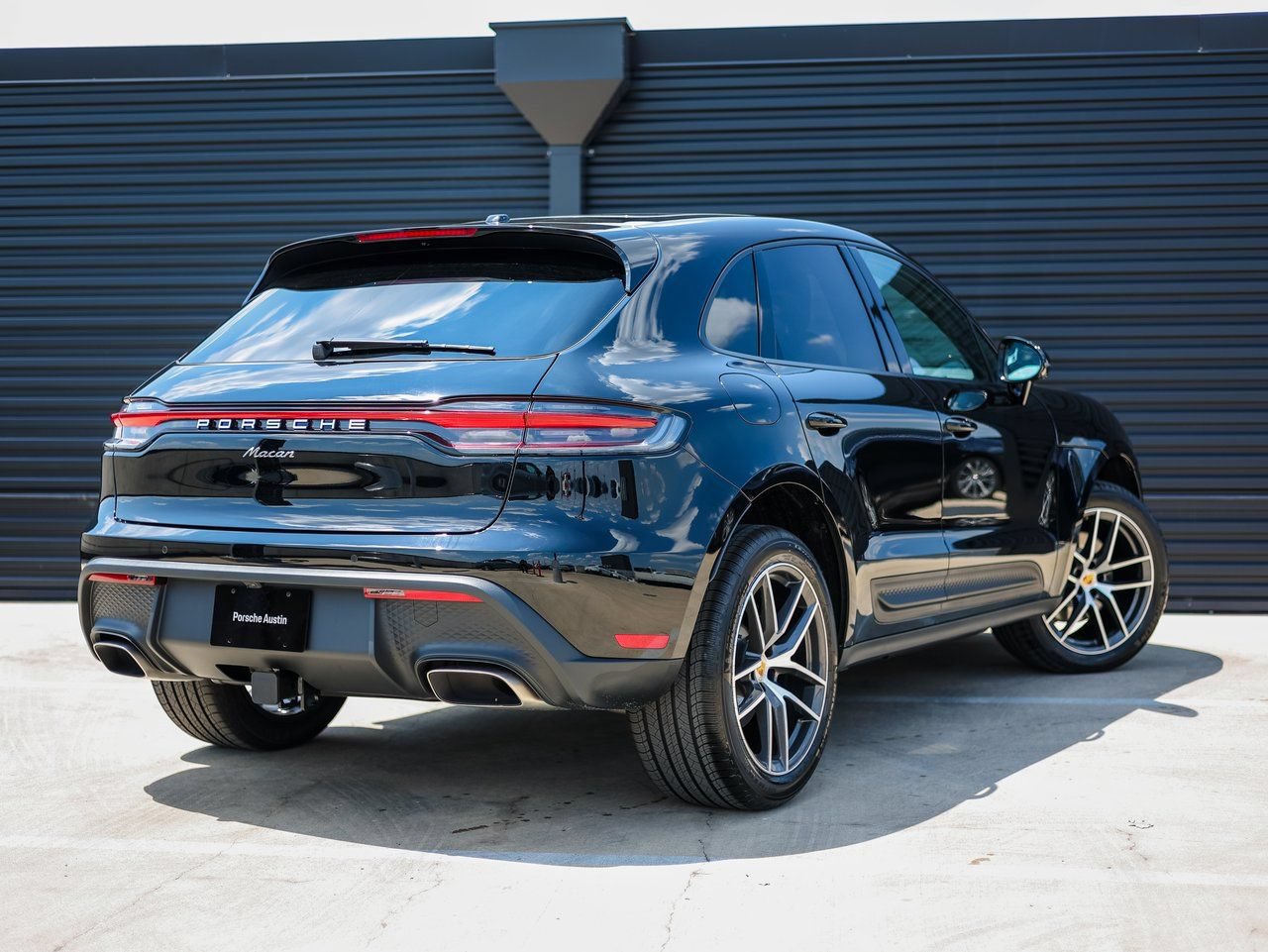 Certified 2026 Porsche Macan AWD/4WD image 7