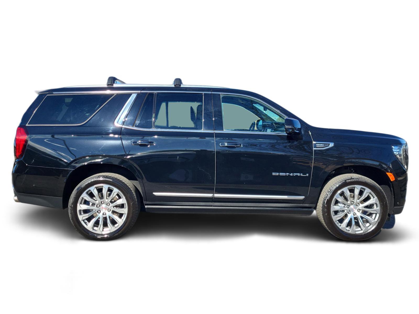 Used 2024 GMC Yukon Denali w/ Advanced Technology Package image 2