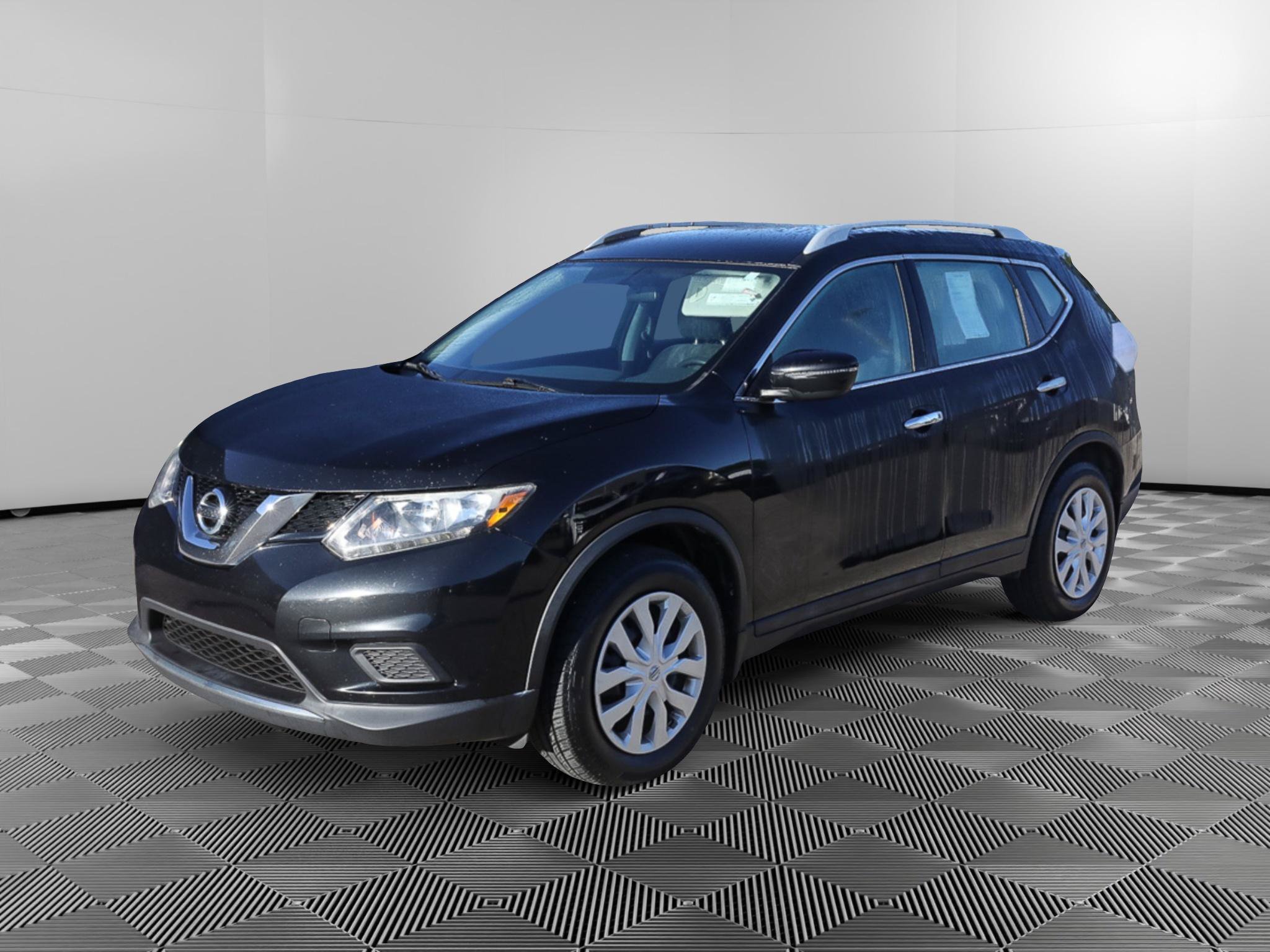 Used 2016 Nissan Rogue S FWD image 2