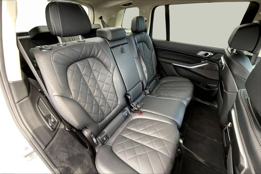 Used 2025 BMW X7 xDrive40i AWD/4WD image 25