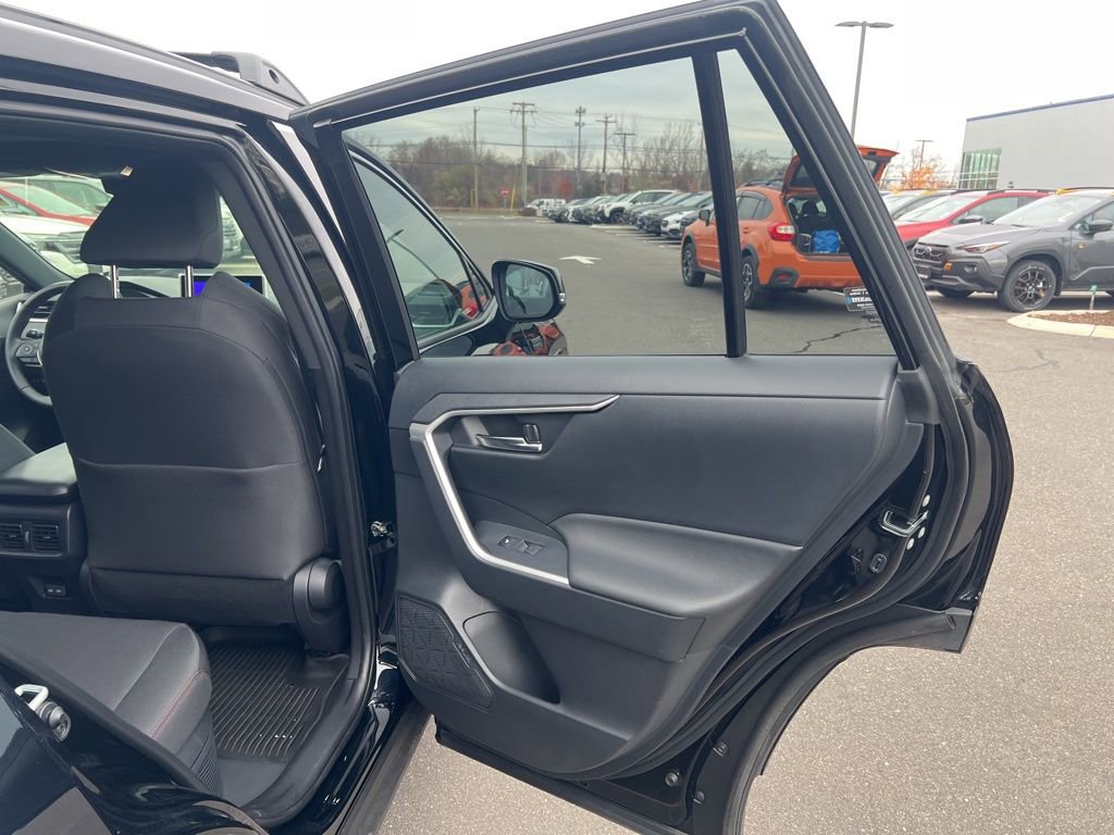 Used 2023 Toyota RAV4 SE image 35