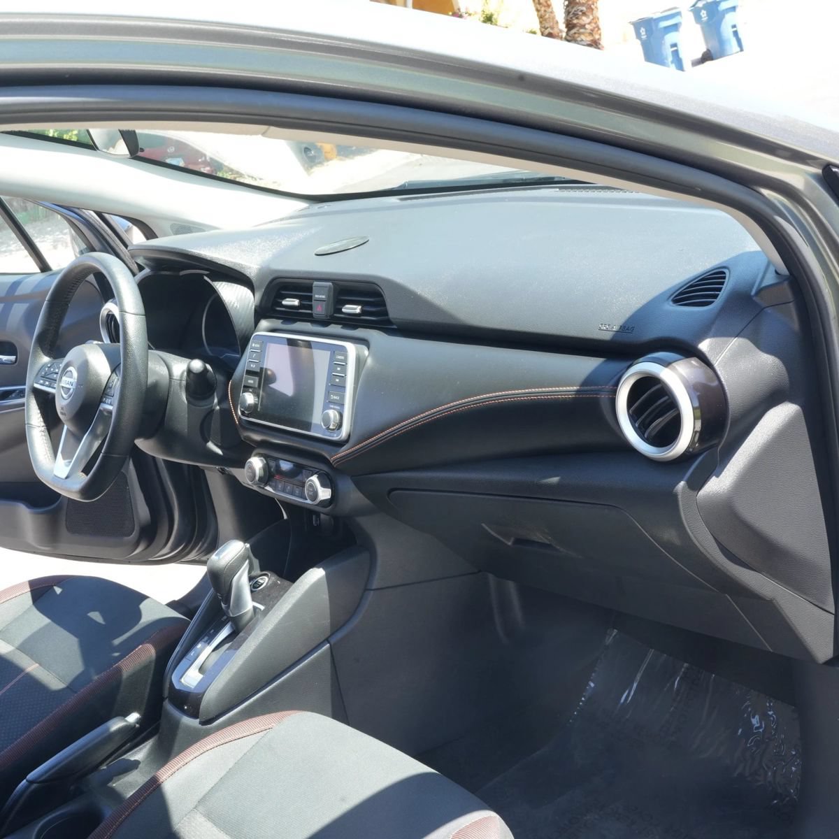 Used 2022 Nissan Versa SR w/ Convenience Package FWD image 14