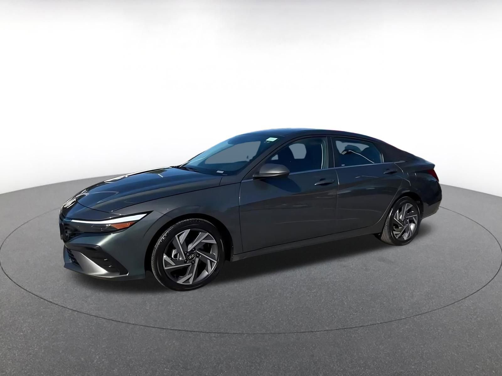 Used 2025 Hyundai Elantra SEL image 8