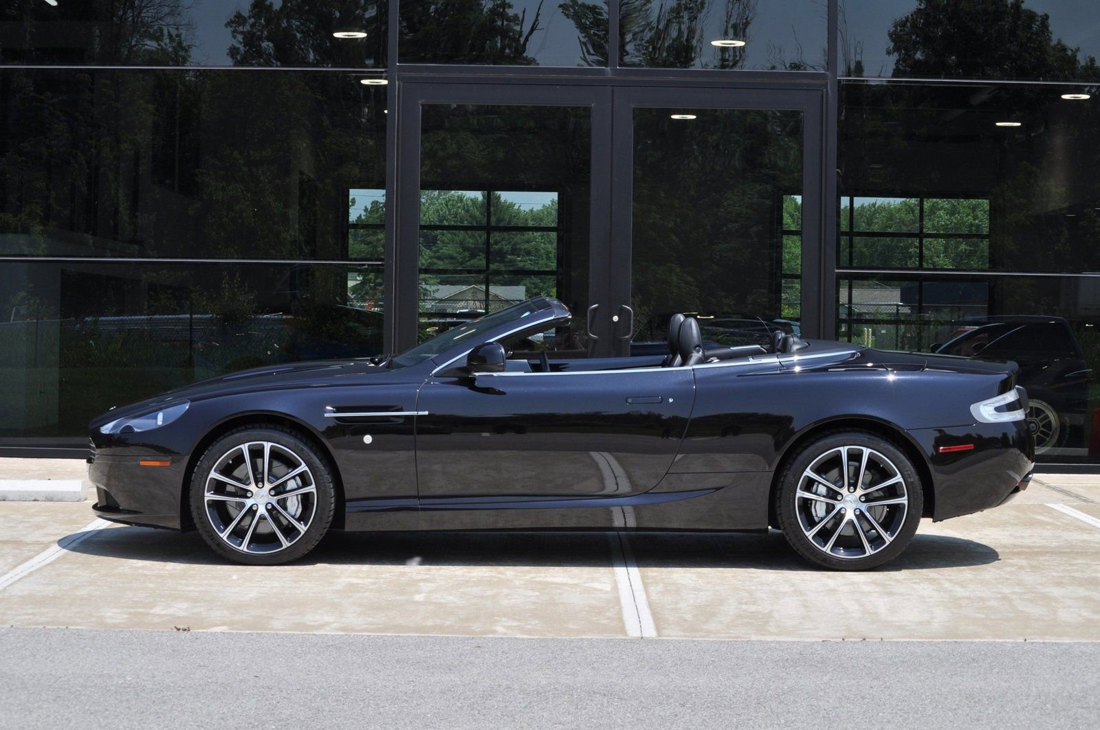 Used 2012 Aston Martin DB9 Volante image 5