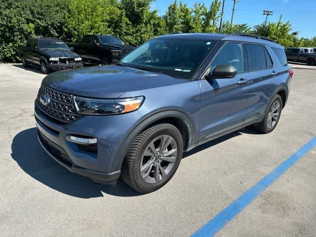 Used 2021 Ford Explorer XLT w/ Equipment Group 202A AWD/4WD image 14