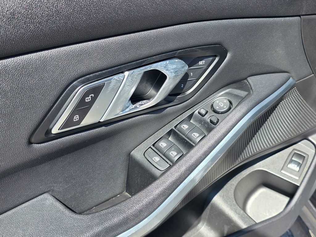 Used 2020 BMW 330i Sedan w/ Driving Assistance Package RWD image 13