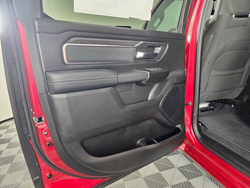 New 2026 RAM 1500 Big Horn w/ Sport Appearance Package AWD/4WD image 31