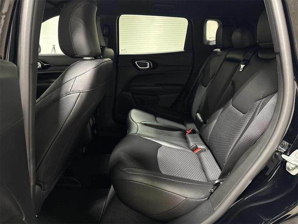 New 2026 Jeep Compass Latitude image 21
