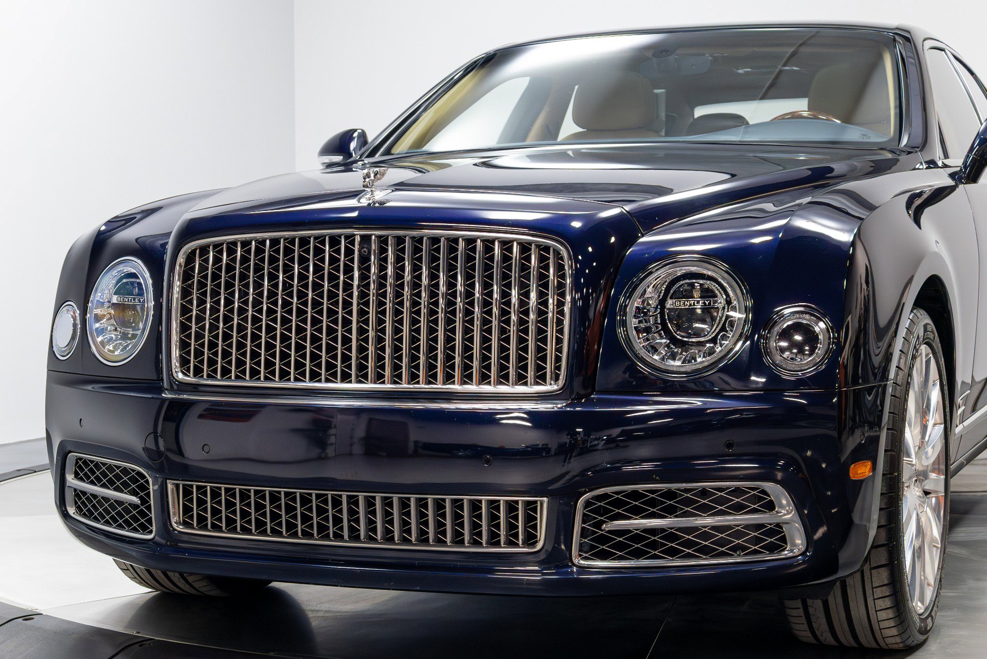 Used 2017 Bentley Mulsanne image 92