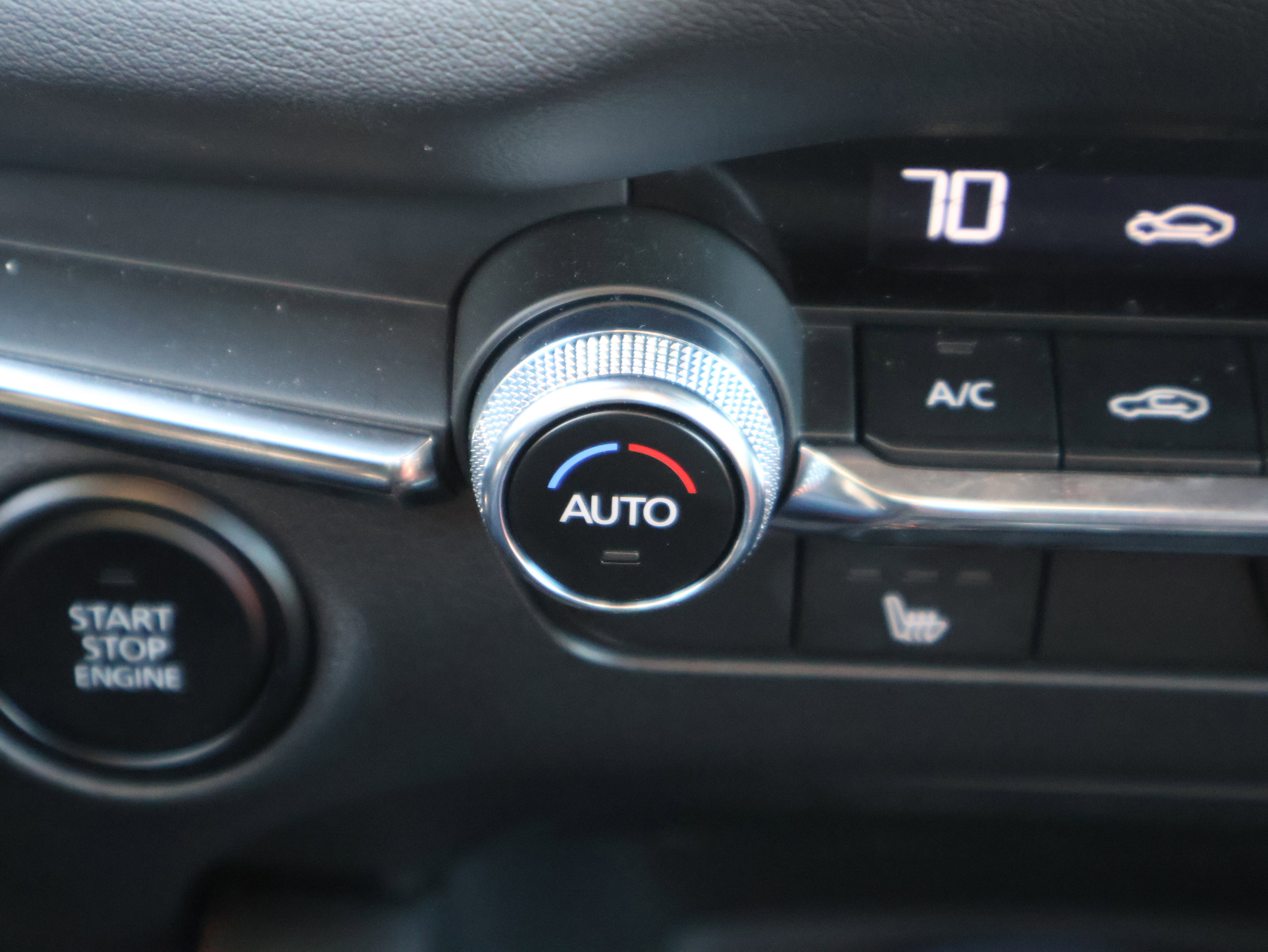 Certified 2025 MAZDA MAZDA3 Carbon image 27