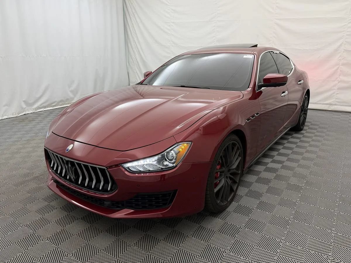 Used 2018 Maserati Ghibli S Q4 AWD/4WD image 2